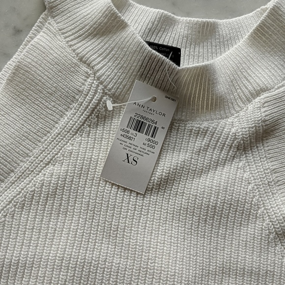 Ann Taylor Factory white Sweater NWT sixe XS - Picture 2 of 2
